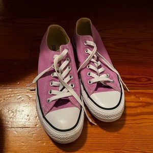 Converse - unisex (Women’s 6.5 Men’s 4.5)